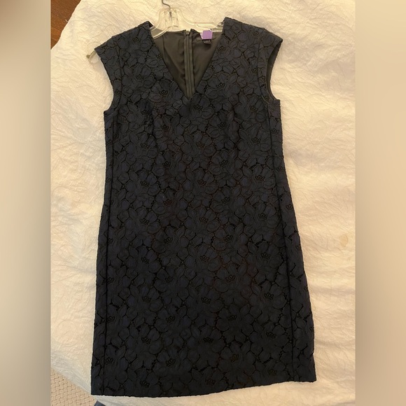 J. Crew Dresses & Skirts - J. Crew Lace Shift Dress